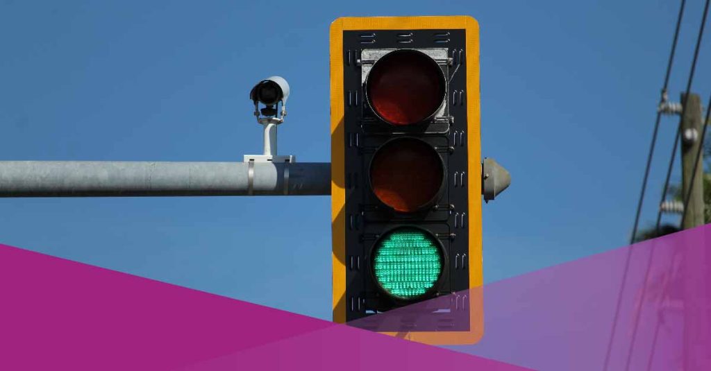 socialexpat-streak-of-accident-happened-at-cibubur-traffic-light-cover-02