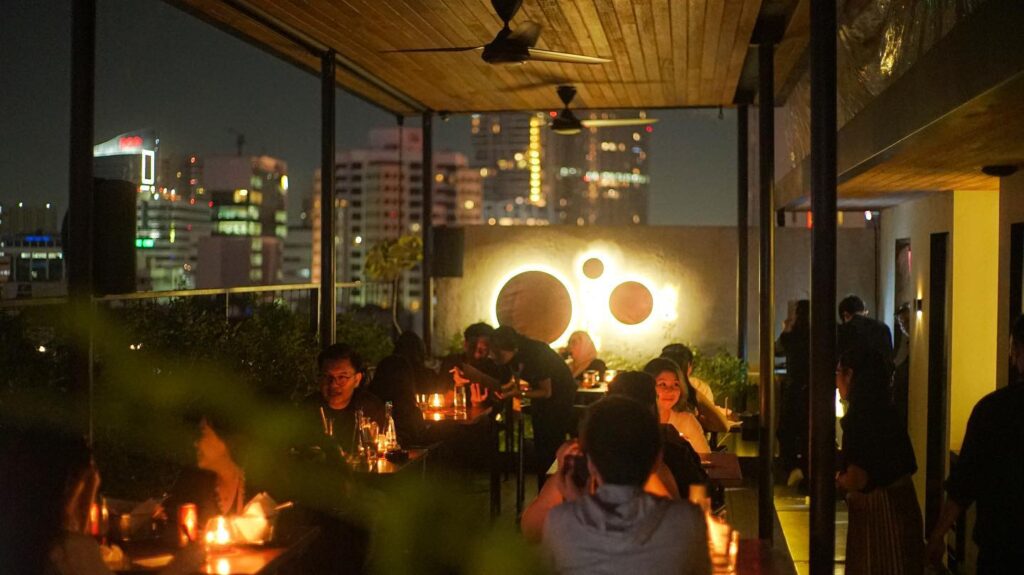 Rooftop Bars in Jakarta to Recharge Your Social Energy | Social Expat