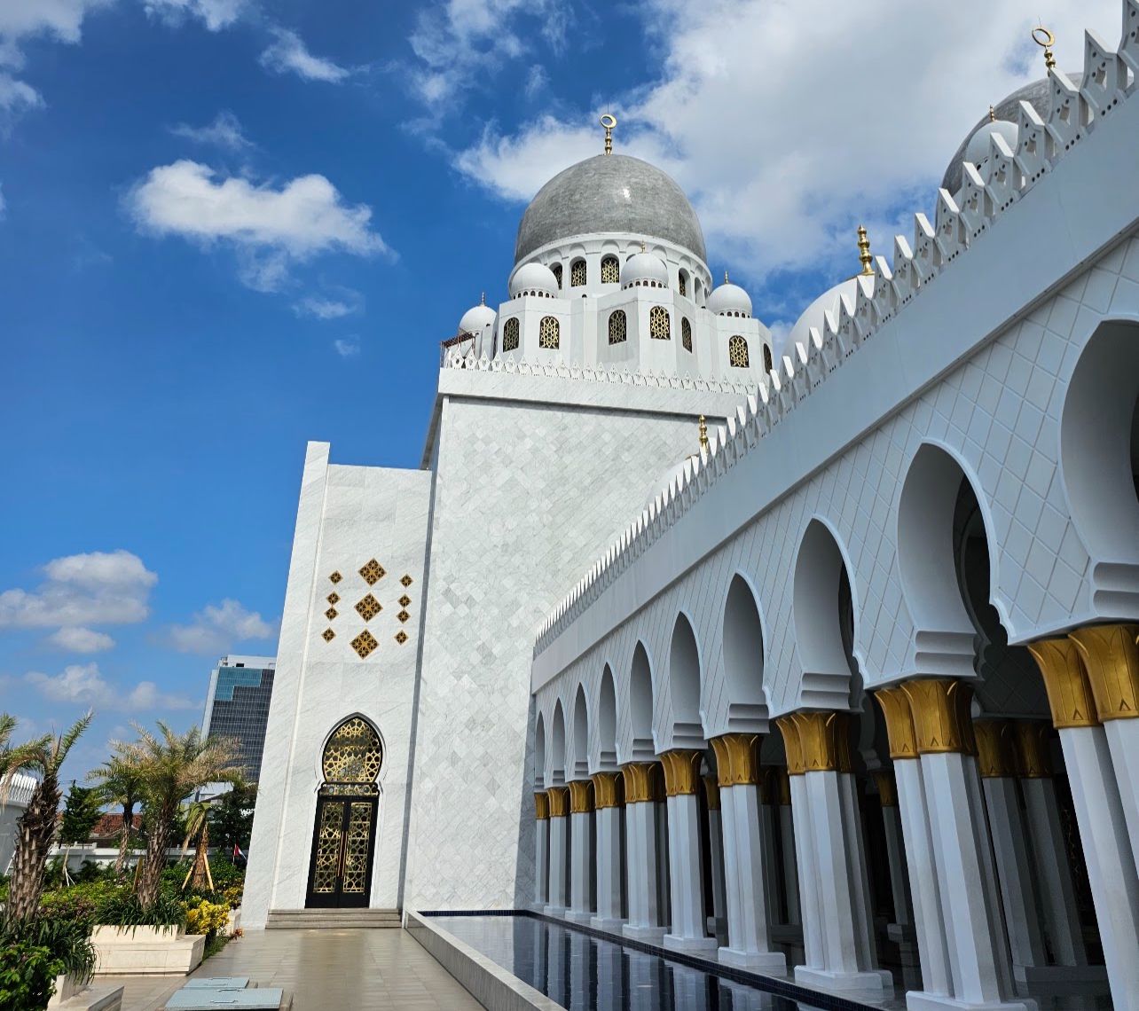 List of Most Stunning Architecture Mosques in Indonesia | Social Expat