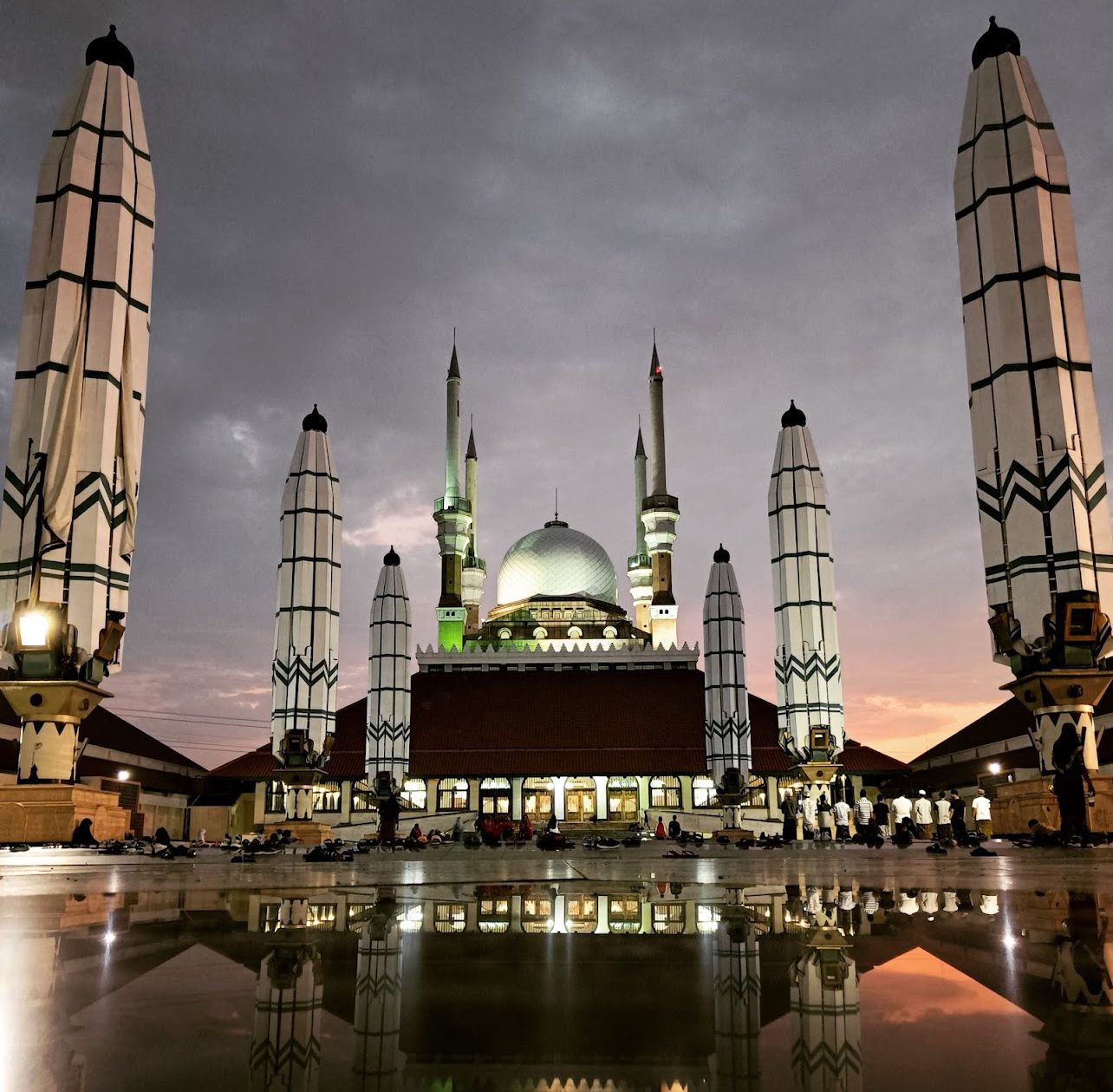 List of Most Stunning Architecture Mosques in Indonesia | Social Expat