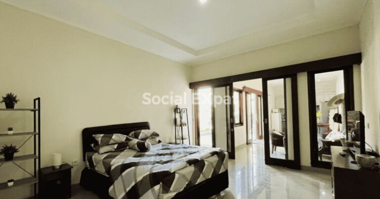 Saddy Villa Bedroom