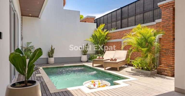 SE-derry-villa-swimming-pool