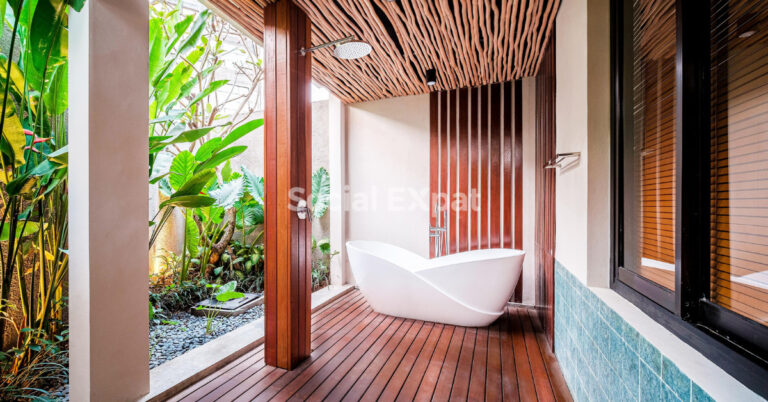 SE-walla-villa-outdoor-bathtub