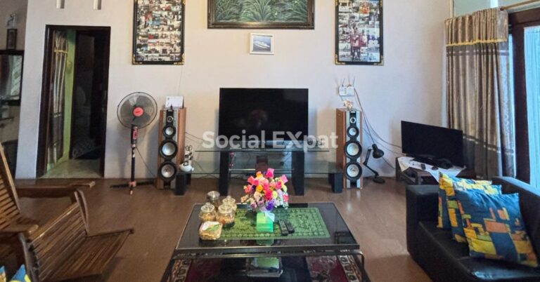 SE-alpon-house-family-room
