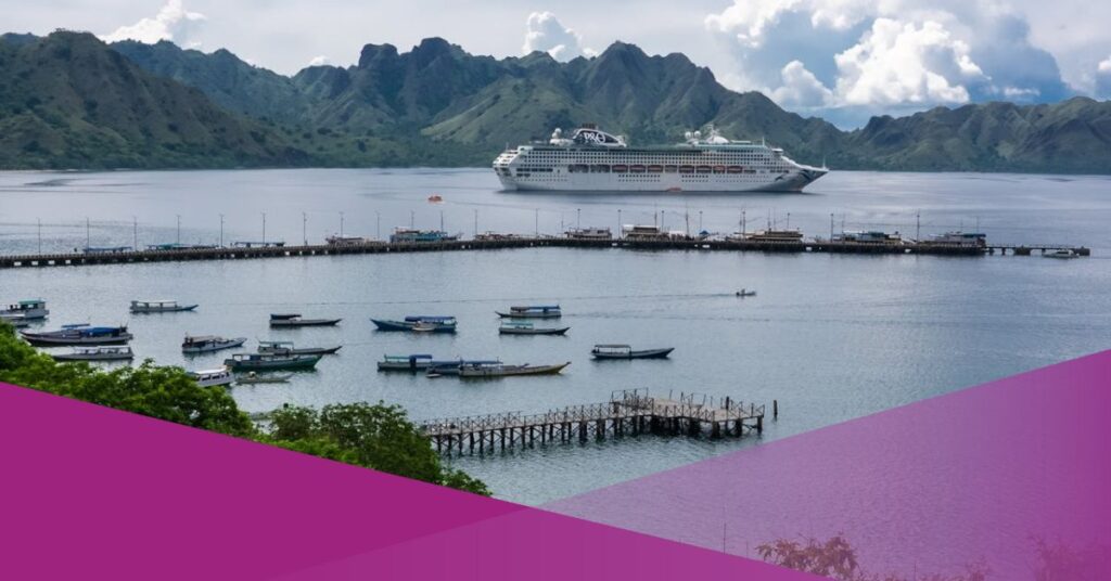 labuan bajo plastic bottle