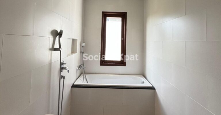 SE-binetha-villa-bathroom