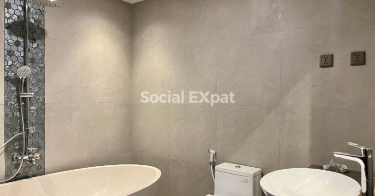 SE-plangoo-residence-2BR-bathroom