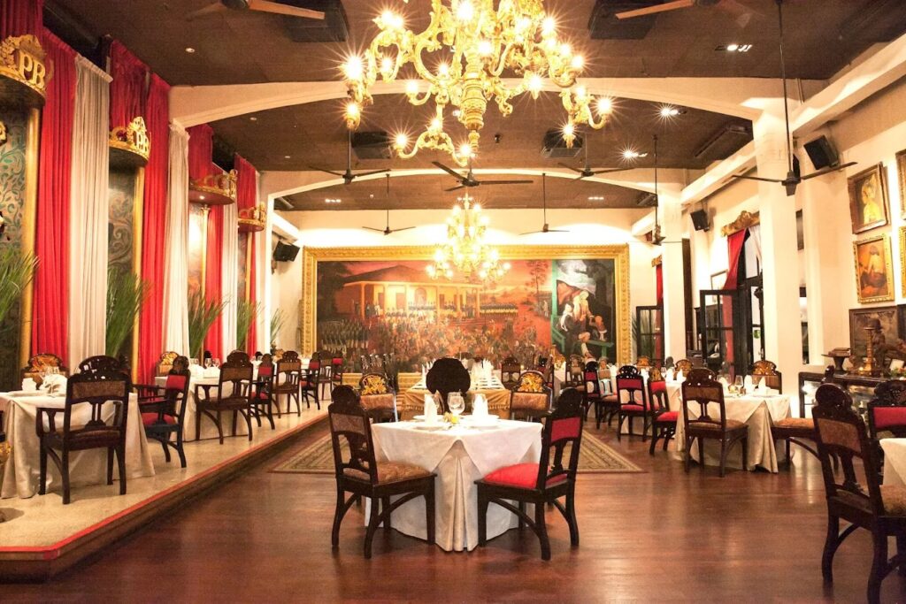 Nusantara Restaurant: Tugu Kunstkring Paleis