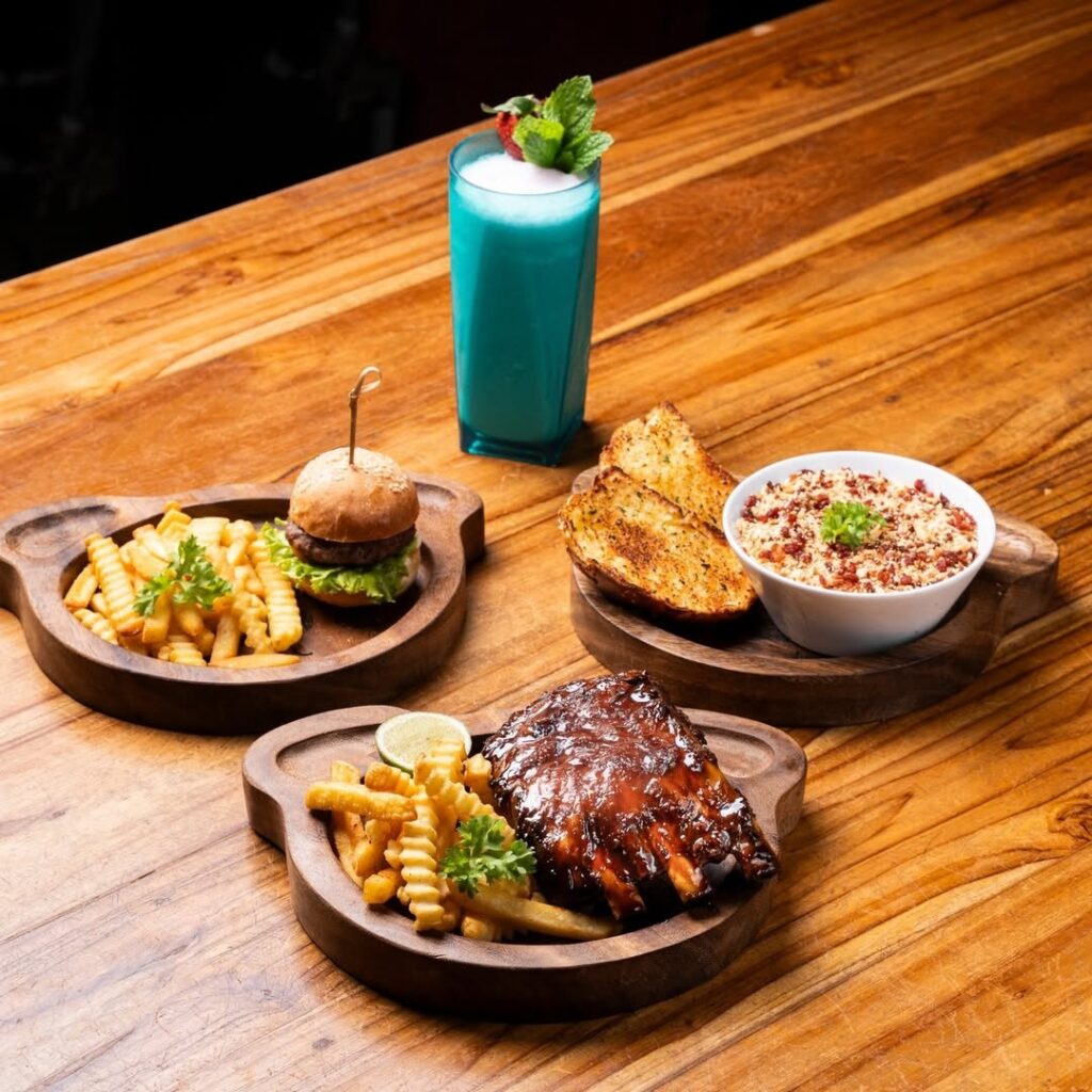 Naughty Nuri’s Sanur, Restaurant Sanur