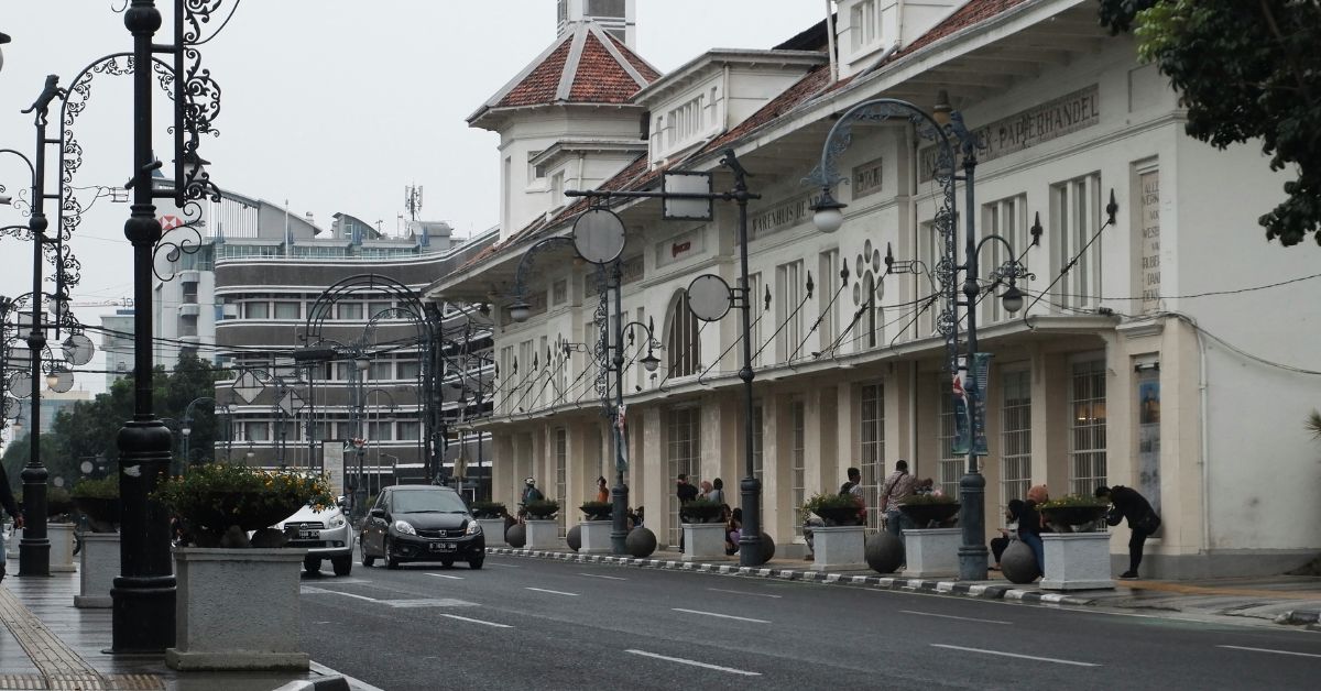 A Complete Guide to Work in Indonesia as A Foreigner