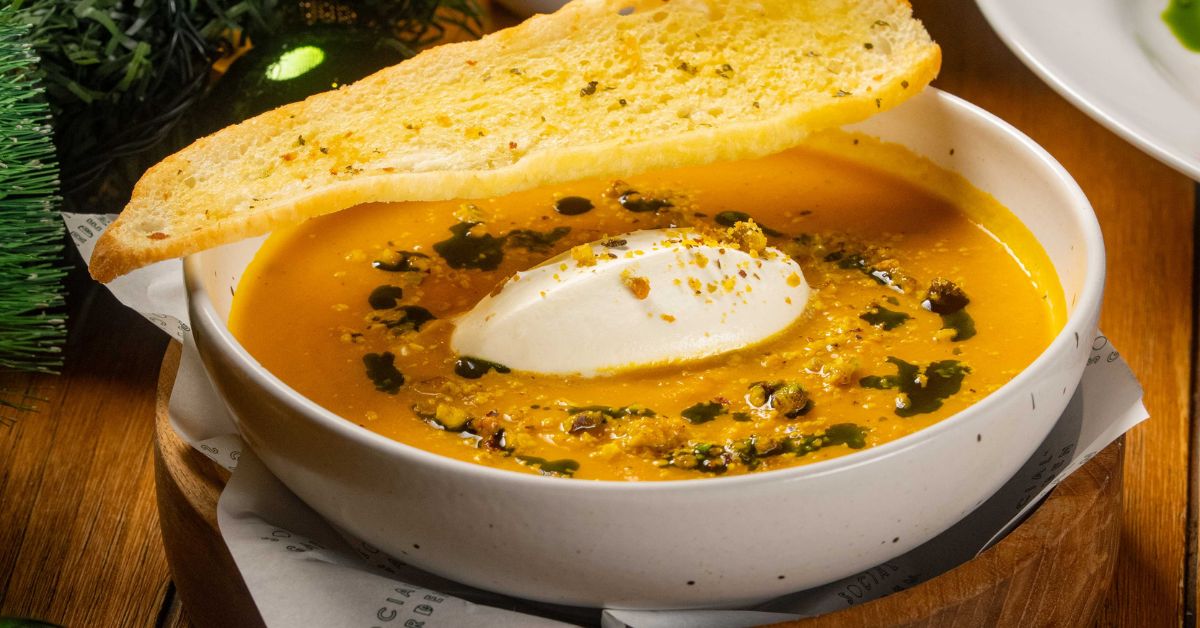 December Table: “THE SOHO WONDERLAND” by Social House Serves Comforting Holiday Flavours