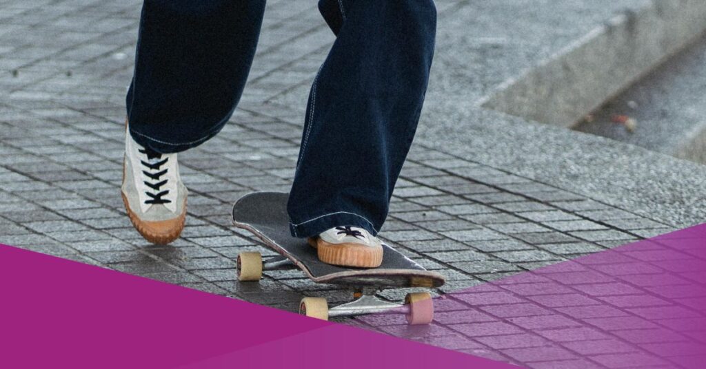 Viral Moment as Malaysian Skateboard Coach Celebrates Indonesian Athlete’s Gold Medal Win at the Sea Games