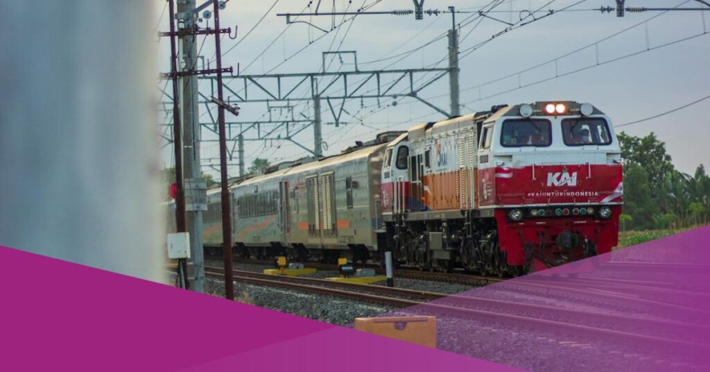 Viral Video Shows Children Blocking Train in Indonesia, KAI Conducts Home Visit
