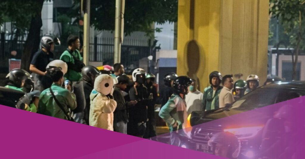 Foreigner Suffers Serious Head Injuries After Being Hit by a Car on Rasuna Said Road