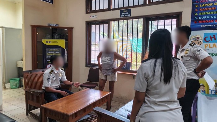 Dutch Woman Detained